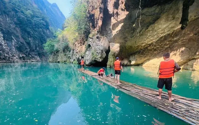 Lao xuống sông Nho Quế cứu bạn, thanh niên đuối nước tử vong, người bạn mất tích Lao xuống sông Nho Quế cứu bạn, thanh niên đuối nước tử vong, người bạn mất tích