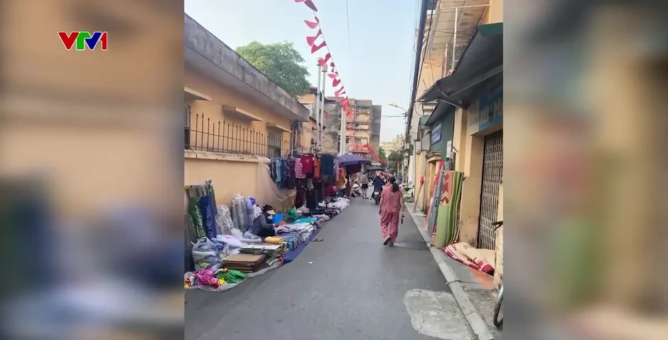 Lập lại trật tự đô thị tại các khu chợ dân sinh Lập lại trật tự đô thị tại các khu chợ dân sinh