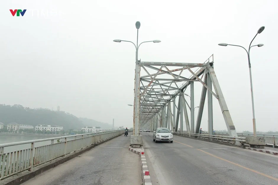 Lắp lưới bảo vệ, ngăn chặn người nhảy cầu Bến Thủy 1 Lắp lưới bảo vệ, ngăn chặn người nhảy cầu Bến Thủy 1