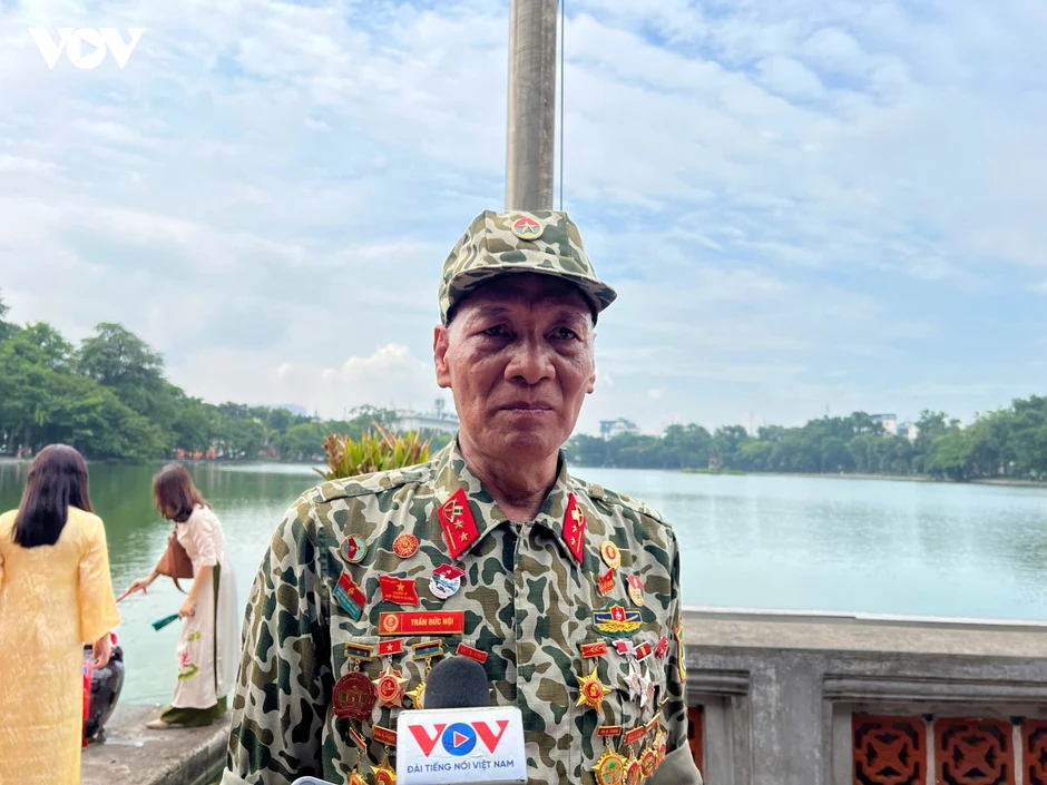 Lễ lấy nước Hồ Gươm tri ân các anh hùng liệt sĩ trên sông Thạch Hãn, Quảng Trị Lễ lấy nước Hồ Gươm tri ân các anh hùng liệt sĩ trên sông Thạch Hãn, Quảng Trị