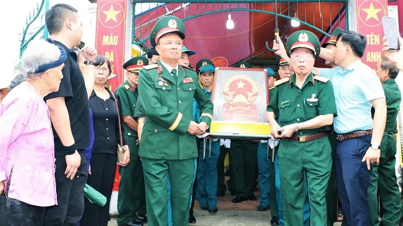Lễ truy điệu và an táng hài cốt Anh hùng Lực lượng vũ trang nhân dân, liệt sĩ Nguyễn Sông Thao tại quê nhà Lễ truy điệu và an táng hài cốt Anh hùng Lực lượng vũ trang nhân dân, liệt sĩ Nguyễn Sông Thao tại quê nhà