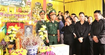 Lễ truy điệu và an táng hài cốt Anh hùng Lực lượng vũ trang nhân dân, liệt sĩ Nguyễn Sông Thao tại quê nhà