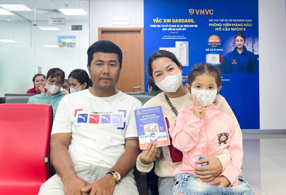 Lo ngại dịch bệnh, lượng người tiêm vaccine tăng đột biến tại khu vực Tây Nguyên Lo ngại dịch bệnh, lượng người tiêm vaccine tăng đột biến tại khu vực Tây Nguyên