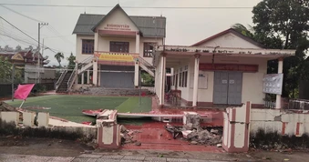 Lốc xoáy gây thiệt hại nhiều công trình tại Quảng Trị