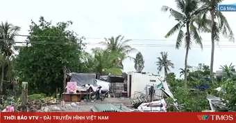 Lốc xoáy làm 75 căn nhà ở Cà Mau bị thiệt hại
