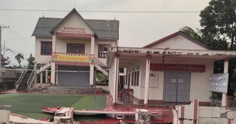 Lốc xoáy làm tốc mái hàng loạt nhà dân ở Quảng Trị