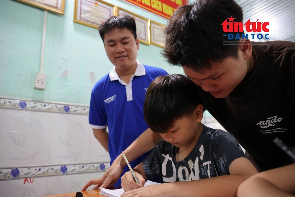 'Lớp học 0 đồng' gieo con chữ, chắp cánh ước mơ cho thiếu nhi khó khăn 'Lớp học 0 đồng' gieo con chữ, chắp cánh ước mơ cho thiếu nhi khó khăn