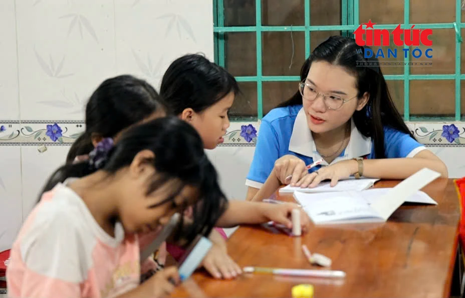 'Lớp học 0 đồng' gieo con chữ, chắp cánh ước mơ cho thiếu nhi khó khăn 'Lớp học 0 đồng' gieo con chữ, chắp cánh ước mơ cho thiếu nhi khó khăn