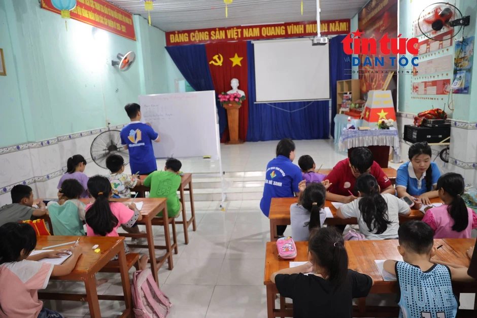 'Lớp học 0 đồng' gieo con chữ, chắp cánh ước mơ cho thiếu nhi khó khăn 'Lớp học 0 đồng' gieo con chữ, chắp cánh ước mơ cho thiếu nhi khó khăn