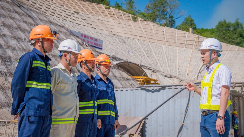 Lựa chọn công việc không nên chỉ dựa trên mức lương hiện tại, mà cần nhìn về cơ hội phát triển Lựa chọn công việc không nên chỉ dựa trên mức lương hiện tại, mà cần nhìn về cơ hội phát triển