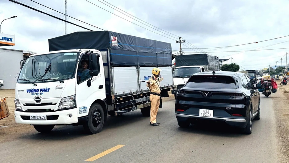 Lực lượng Cảnh sát giao thông Đắk Lắk nỗ lực bảo đảm an toàn giao thông dịp Lễ hội Sầu riêng 2026 Lực lượng Cảnh sát giao thông Đắk Lắk nỗ lực bảo đảm an toàn giao thông dịp Lễ hội Sầu riêng 2026