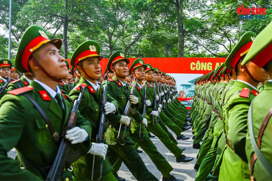 Lực lượng Công an nhân dân phát huy truyền thống và yêu cầu nhiệm vụ trong giai đoạn mới Lực lượng Công an nhân dân phát huy truyền thống và yêu cầu nhiệm vụ trong giai đoạn mới