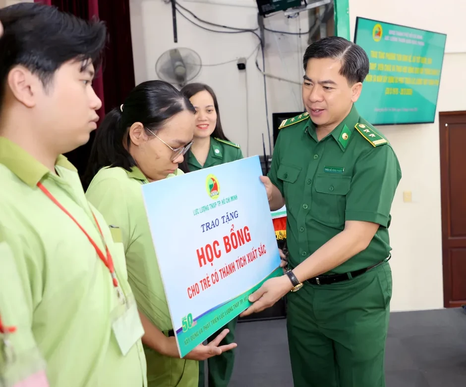 Lực lượng TNXP TPHCM tri ân, chăm lo đối tượng chính sách