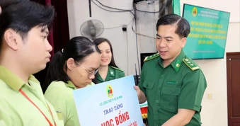 Lực lượng TNXP TPHCM tri ân, chăm lo đối tượng chính sách