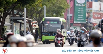 Lượng hành khách đi metro, xe buýt tại TP.HCM tăng 35% sau Tết