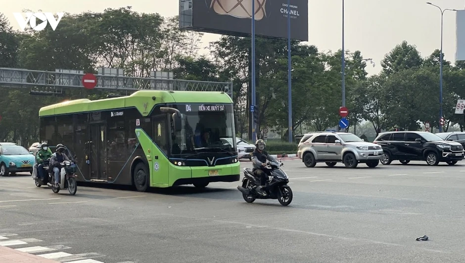 Lượng hành khách tăng kỉ lục sau khi miễn phí vé xe buýt ở TP.HCM Lượng hành khách tăng kỉ lục sau khi miễn phí vé xe buýt ở TP.HCM