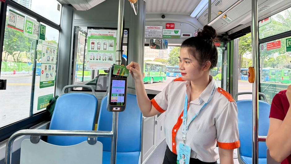 Lượng hành khách tăng kỉ lục sau khi miễn phí vé xe buýt ở TP.HCM Lượng hành khách tăng kỉ lục sau khi miễn phí vé xe buýt ở TP.HCM