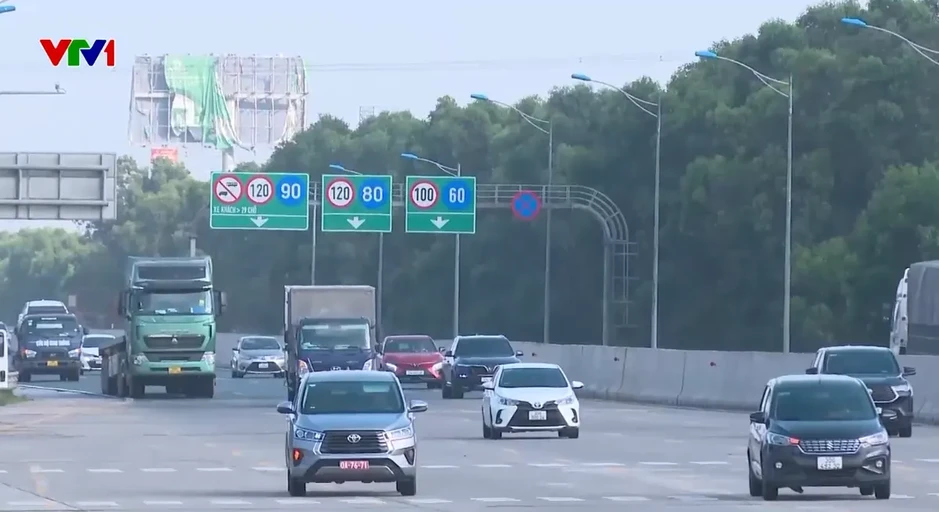 Lưu ý khi di chuyển trên cao tốc để tránh rủi ro mất an toàn Lưu ý khi di chuyển trên cao tốc để tránh rủi ro mất an toàn