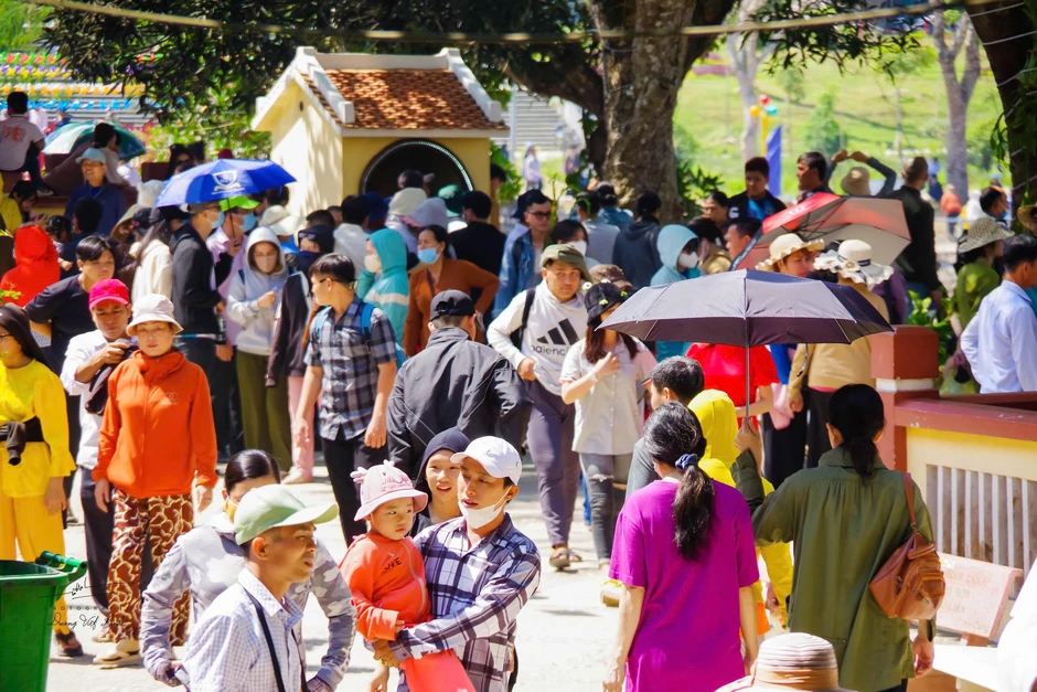Lý do “Đà Lạt miền Tây” thu hút 25.000 khách du lịch tham gia lễ hội hoa đăng Lý do “Đà Lạt miền Tây” thu hút 25.000 khách du lịch tham gia lễ hội hoa đăng