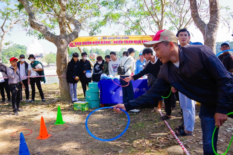 Lý do “Đà Lạt miền Tây” thu hút 25.000 khách du lịch tham gia lễ hội hoa đăng Lý do “Đà Lạt miền Tây” thu hút 25.000 khách du lịch tham gia lễ hội hoa đăng