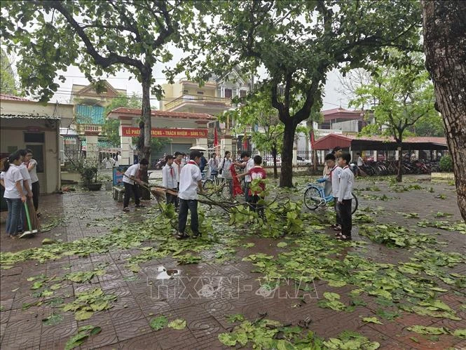 Lý giải hiện tượng dông lốc, mưa đá liên tục xảy ra ở Bắc Bộ Lý giải hiện tượng dông lốc, mưa đá liên tục xảy ra ở Bắc Bộ