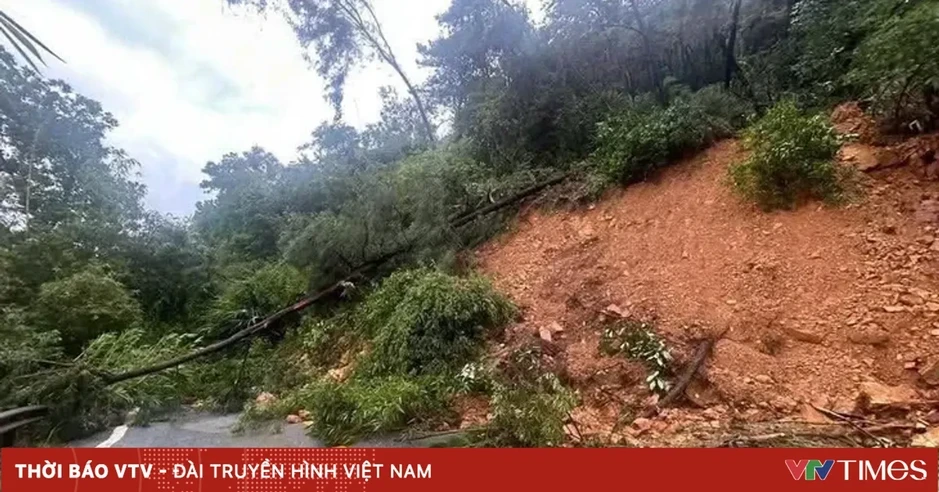 Mái dốc Đền Sóc xuất hiện nhiều vết nứt lớn, Hà Nội công bố tình huống khẩn cấp Mái dốc Đền Sóc xuất hiện nhiều vết nứt lớn, Hà Nội công bố tình huống khẩn cấp
