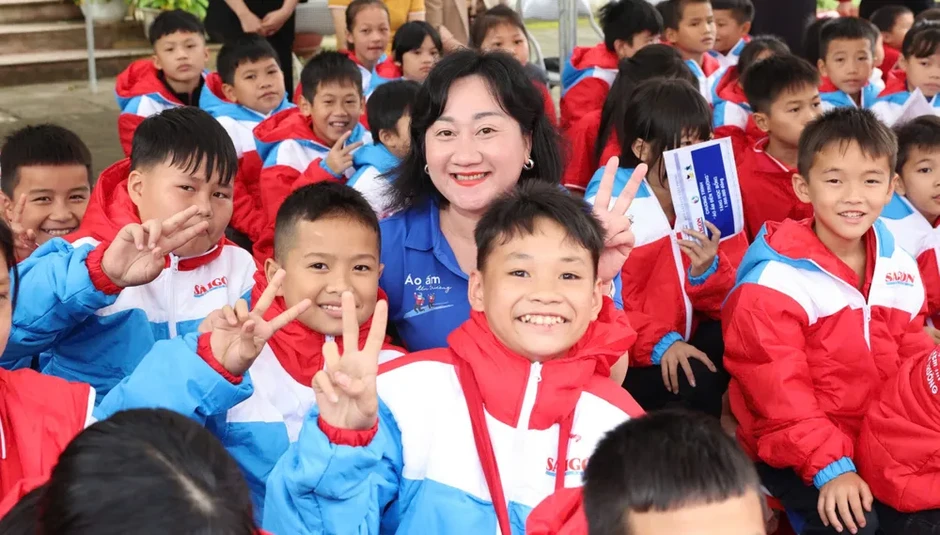 Mang hơi ấm đến với học sinh xứ Lạng Mang hơi ấm đến với học sinh xứ Lạng