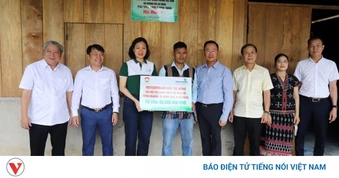 Mang yêu thương đến vùng cao Hùng Sơn