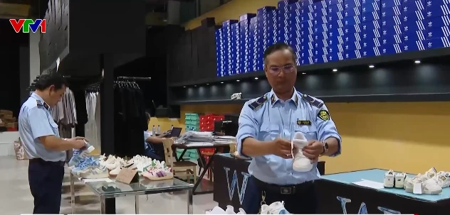 Mạnh tay xử lý hàng giả từ chợ truyền thống đến nền tảng số