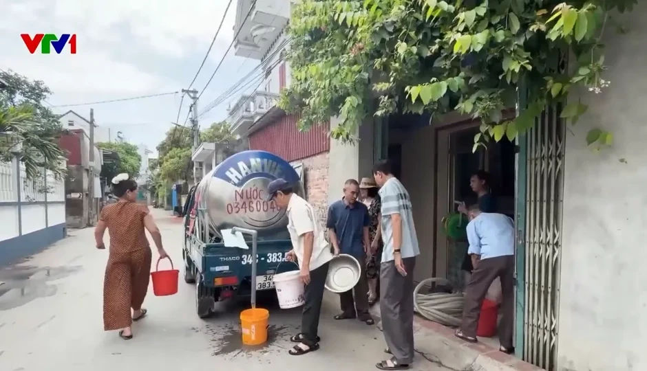 Mất nước kéo dài, hàng nghìn hộ dân ở Hải Phòng xoay xở từng xô nước