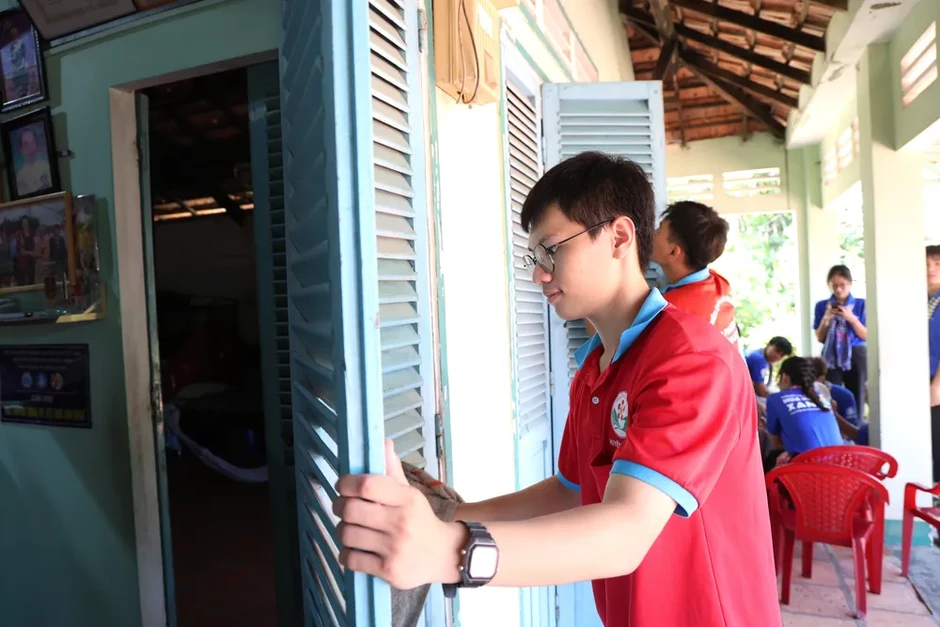 Màu áo xanh sưởi ấm lòng Mẹ Việt Nam Anh hùng Màu áo xanh sưởi ấm lòng Mẹ Việt Nam Anh hùng