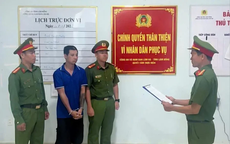 Mâu thuẫn gia đình, người chồng chém nhiều người bị thương