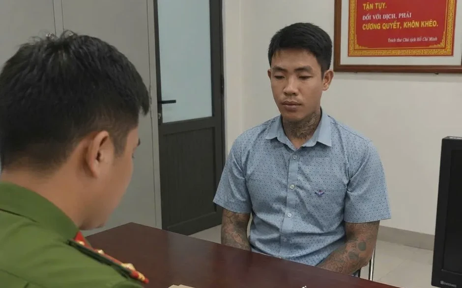 Mâu thuẫn thu mua phế liệu, người đàn ông dùng thanh sắt đánh đối thủ giữa đường Mâu thuẫn thu mua phế liệu, người đàn ông dùng thanh sắt đánh đối thủ giữa đường