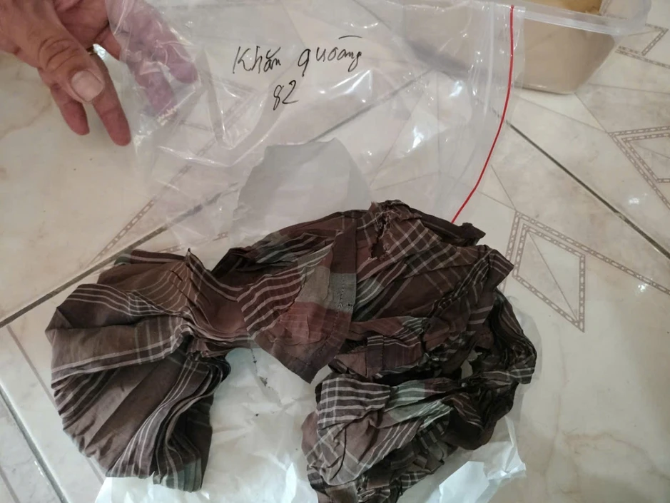 Mở hướng xác minh danh tính liệt sĩ từ 9 chiếc khăn quàng ở công viên Lê Thị Riêng Mở hướng xác minh danh tính liệt sĩ từ 9 chiếc khăn quàng ở công viên Lê Thị Riêng
