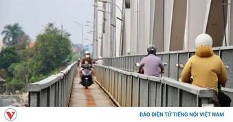 Mở lại đường bộ cầu Ghềnh ở Đồng Nai sau sự cố sà lan va chạm
