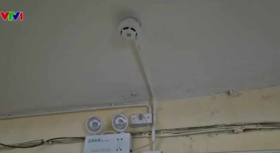Mở lối thoát hiểm, lắp thiết bị báo cháy để giảm nguy cơ hỏa hoạn tại khu tập thể cũ