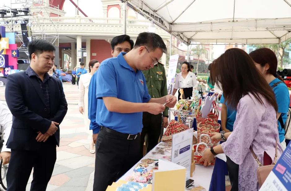 Mở rộng cơ hội phát triển cho người khuyết tật trong kỷ nguyên số Mở rộng cơ hội phát triển cho người khuyết tật trong kỷ nguyên số