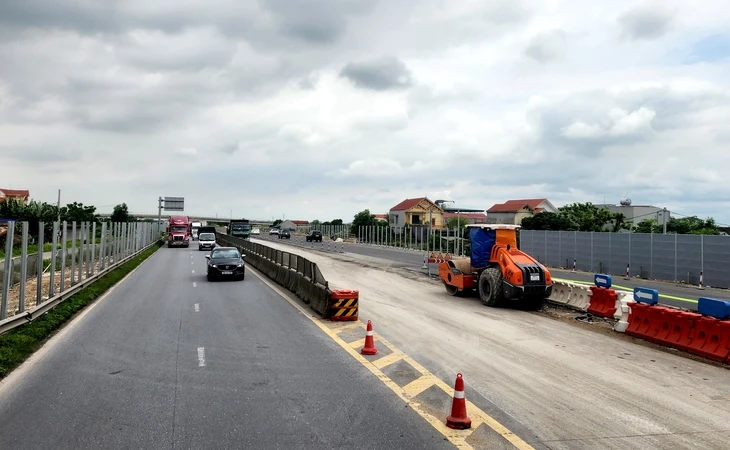 Mở rộng ngay cao tốc 2 làn xe, tính kỹ trước khi nâng cấp 4 làn Mở rộng ngay cao tốc 2 làn xe, tính kỹ trước khi nâng cấp 4 làn