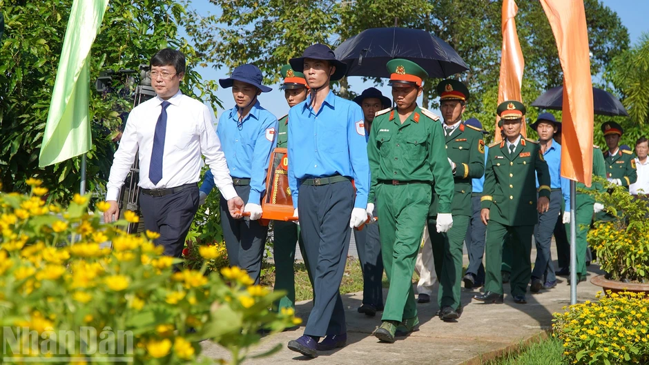 Mở rộng quan hệ hợp tác quốc tế - Giải pháp quan trọng tìm kiếm, quy tập hài cốt liệt sĩ Mở rộng quan hệ hợp tác quốc tế - Giải pháp quan trọng tìm kiếm, quy tập hài cốt liệt sĩ