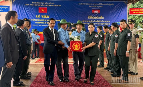 Mở rộng quan hệ hợp tác quốc tế - Giải pháp quan trọng tìm kiếm, quy tập hài cốt liệt sĩ Mở rộng quan hệ hợp tác quốc tế - Giải pháp quan trọng tìm kiếm, quy tập hài cốt liệt sĩ