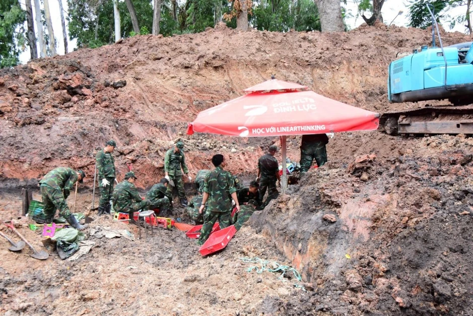 Mở rộng tìm kiếm tại Khu B, phát hiện thêm nhiều hài cốt và di vật liệt sĩ Mở rộng tìm kiếm tại Khu B, phát hiện thêm nhiều hài cốt và di vật liệt sĩ