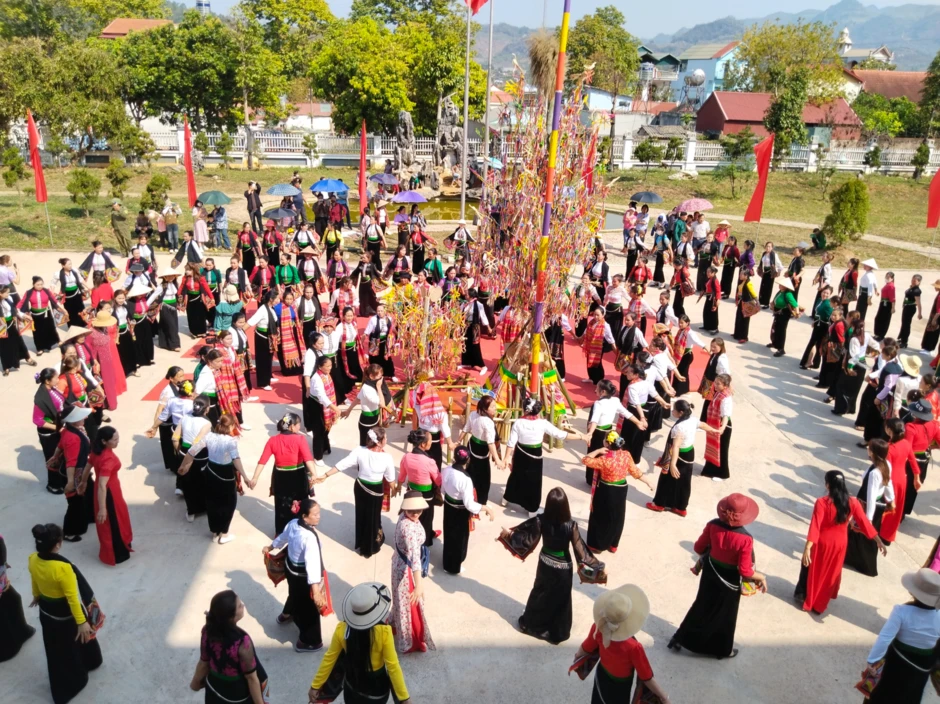 Mộc Châu rộn ràng lễ hội cầu mưa của đồng bào Thái Mộc Châu rộn ràng lễ hội cầu mưa của đồng bào Thái