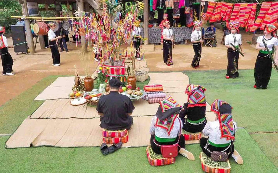 Mộc Châu rộn ràng lễ hội cầu mưa của đồng bào Thái Mộc Châu rộn ràng lễ hội cầu mưa của đồng bào Thái