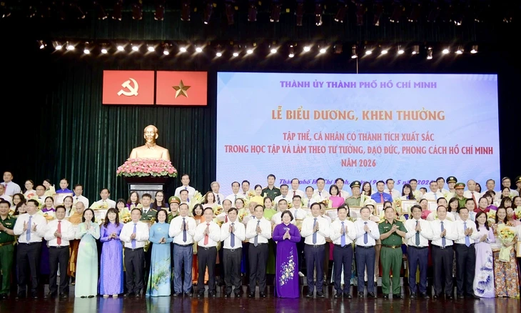 Mỗi người như bông hoa đẹp để cả thành phố là một vườn hoa Mỗi người như bông hoa đẹp để cả thành phố là một vườn hoa