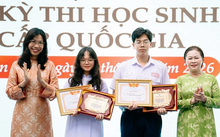 Mỗi người như bông hoa đẹp để cả thành phố là một vườn hoa Mỗi người như bông hoa đẹp để cả thành phố là một vườn hoa