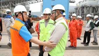 Món quà tinh thần tặng người lao động tại các Dự án thuộc Trung tâm Điện lực Quảng Trạch