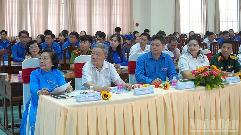 Mong đoàn viên luôn giữ chữ tín, dám nhận và làm những việc khó Mong đoàn viên luôn giữ chữ tín, dám nhận và làm những việc khó