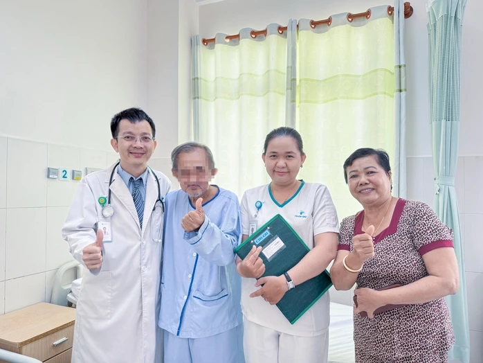 Một bệnh viện ở Cần Thơ cứu sống cụ ông liên tục ho ra máu