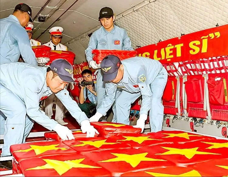 Một chuyến bay, ngàn niềm mong đợi Một chuyến bay, ngàn niềm mong đợi
