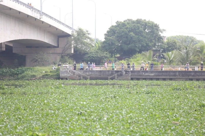 Một người nhảy cầu ở Tây Ninh, để lại xe máy và 2 điện thoại Một người nhảy cầu ở Tây Ninh, để lại xe máy và 2 điện thoại